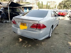 Toyota Crown 2012 Silver