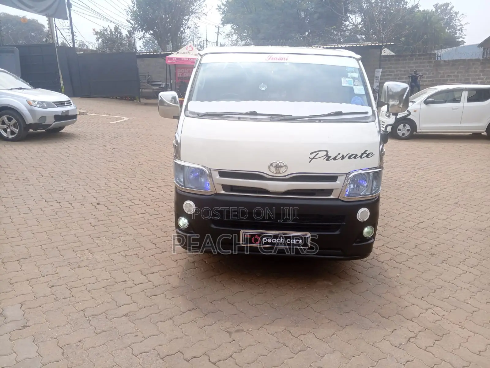 Toyota HiAce 2012 White