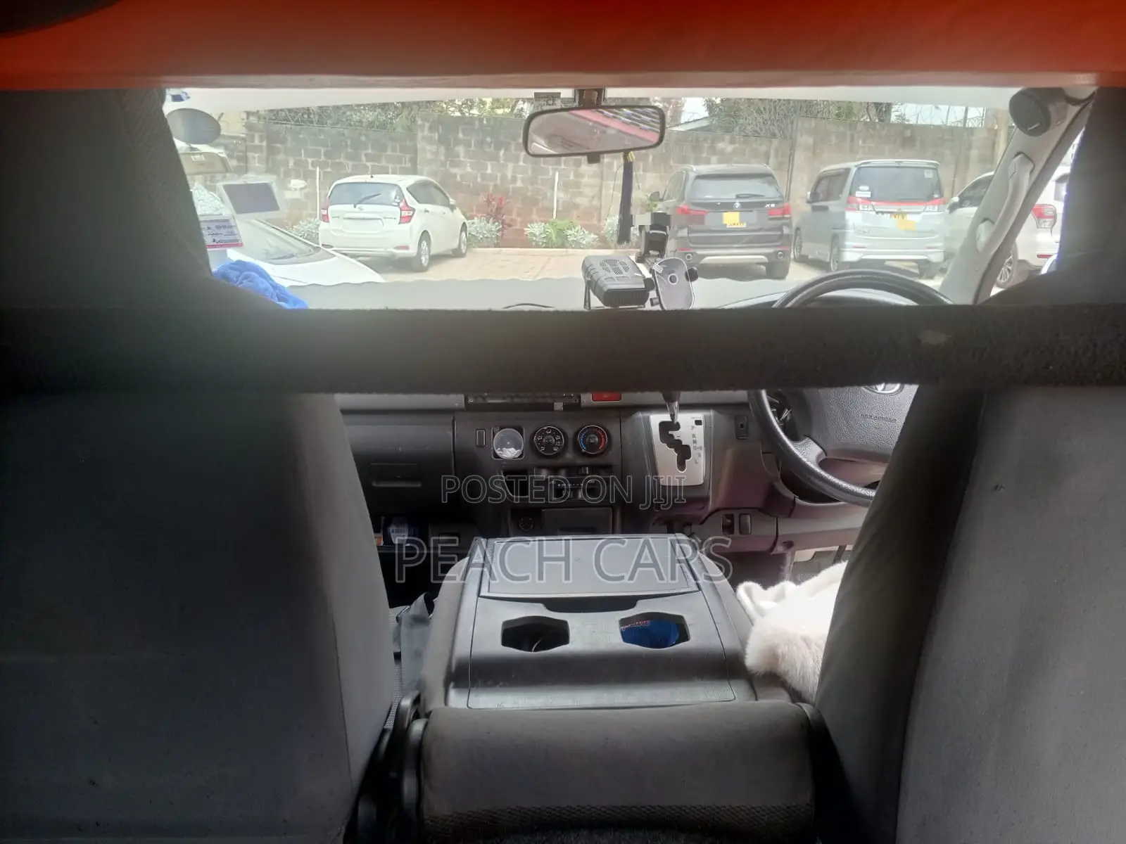 Toyota HiAce 2012 White