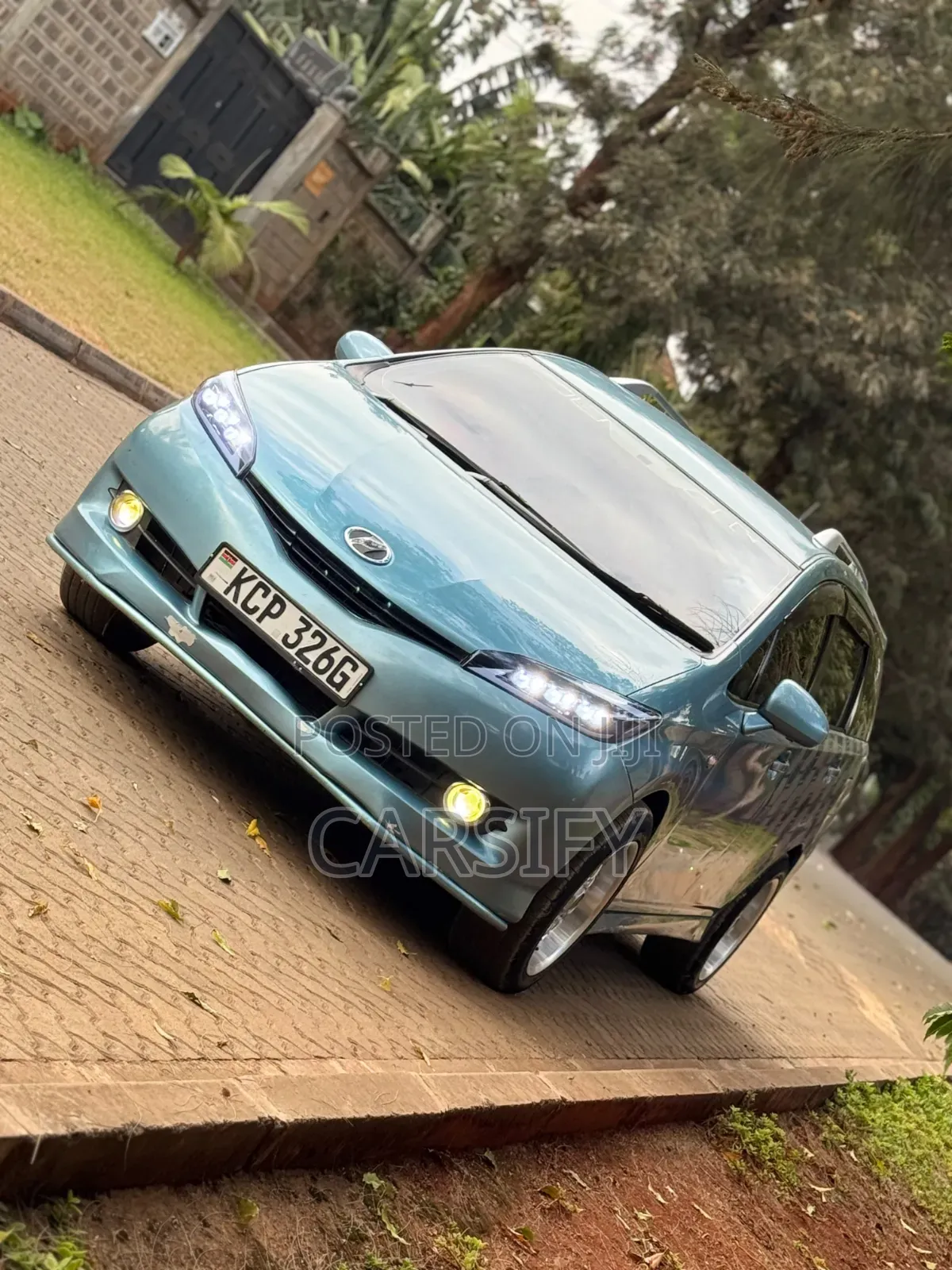 Toyota Wish 2010 Blue