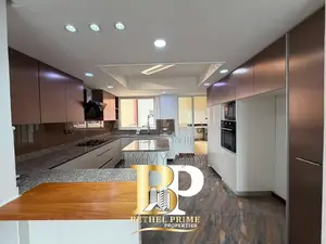 5bdrm Duplex in Spring Valley for rent