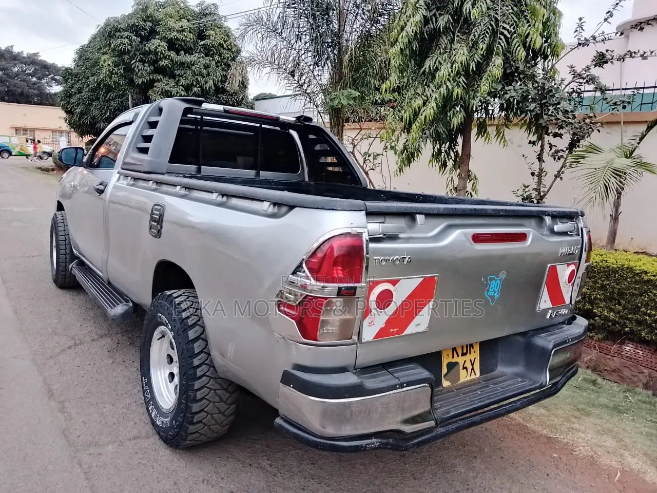 Toyota Hilux 2016 Gray