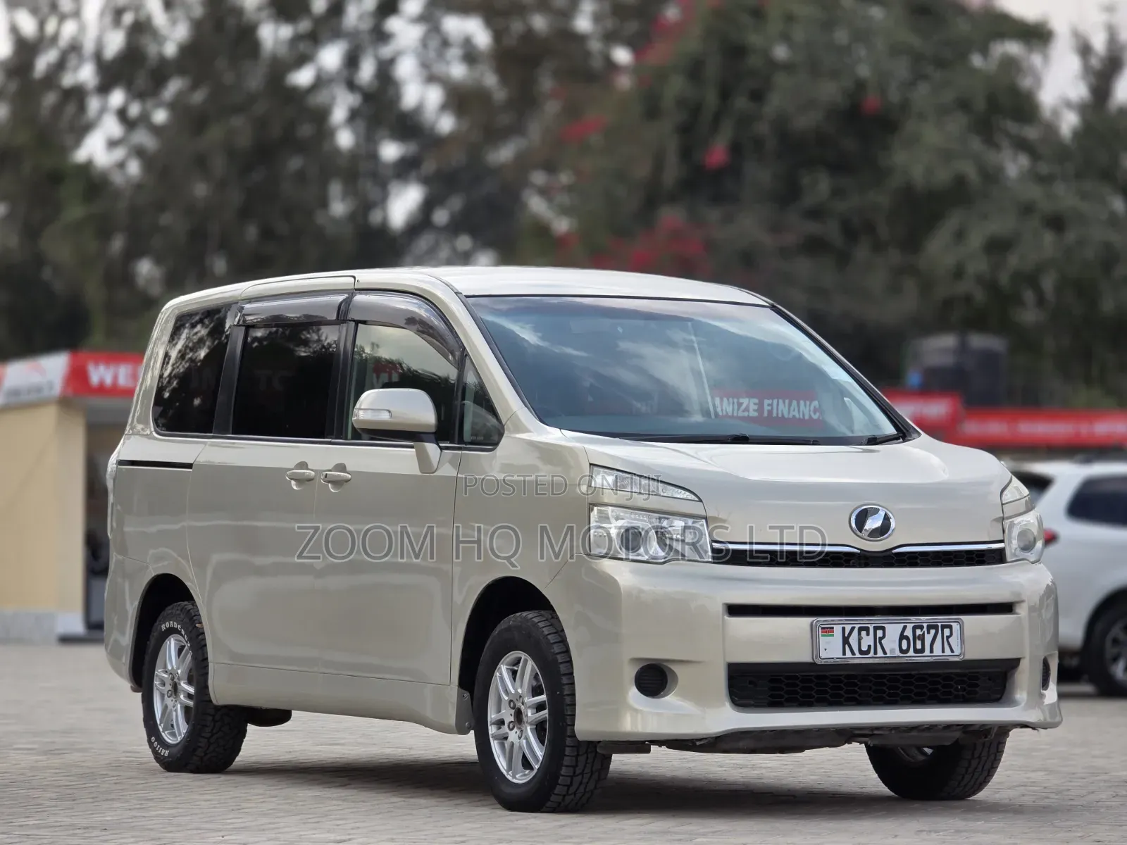 Toyota Voxy 2011 Gold