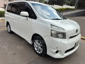 Toyota Voxy 2009 White