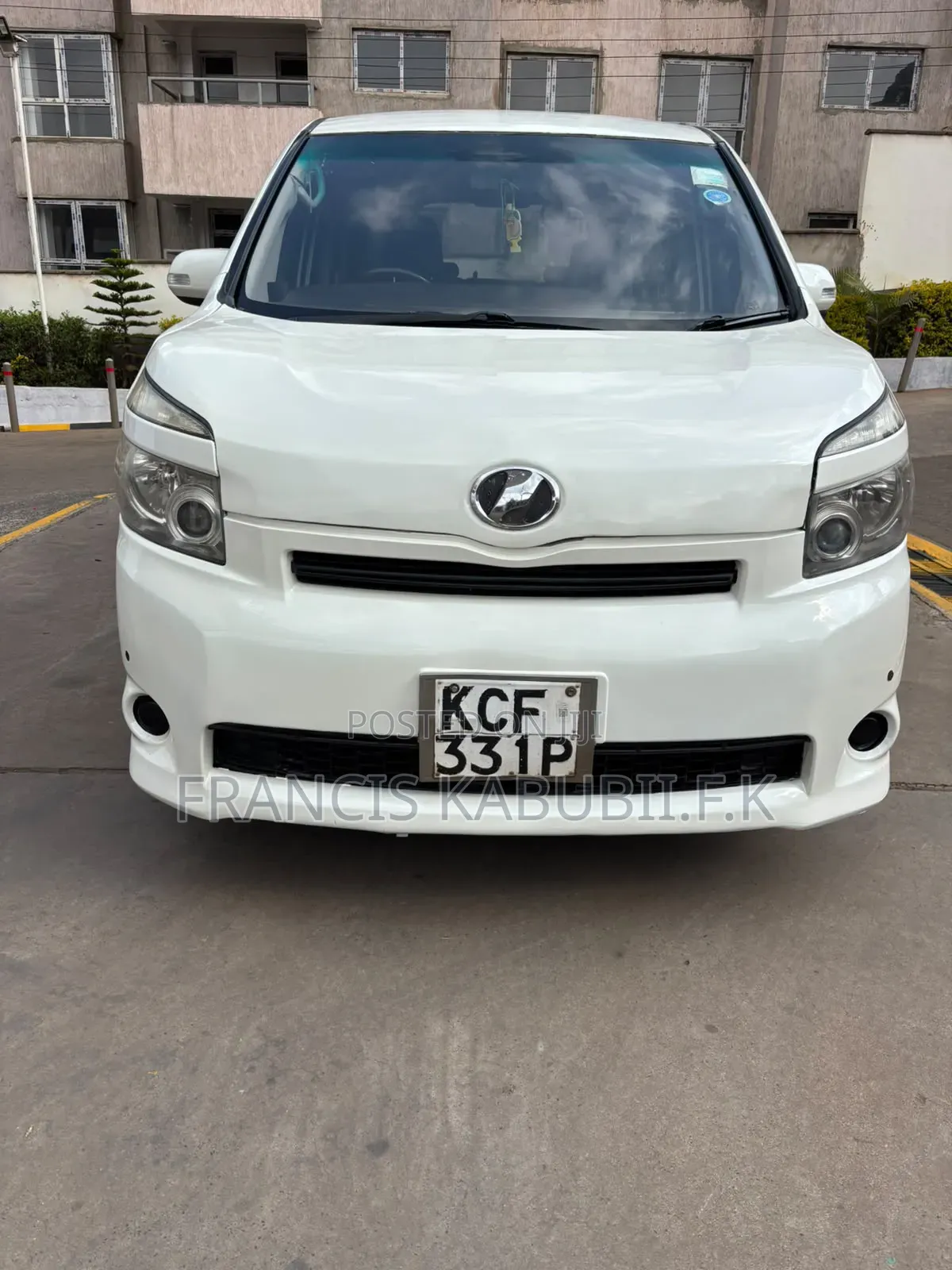 Toyota Voxy 2009 White