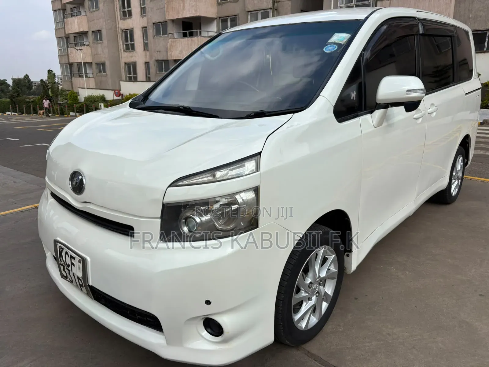 Toyota Voxy 2009 White