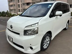 Toyota Voxy 2009 White