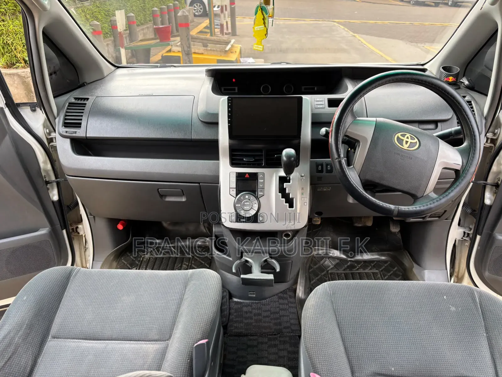 Toyota Voxy 2009 White