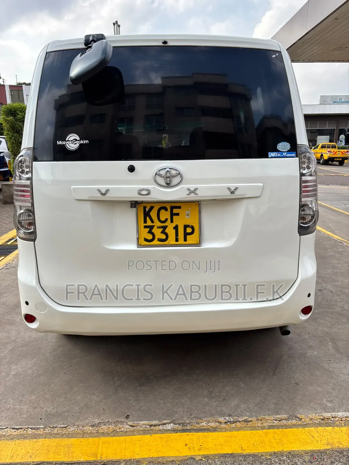 Toyota Voxy 2009 White