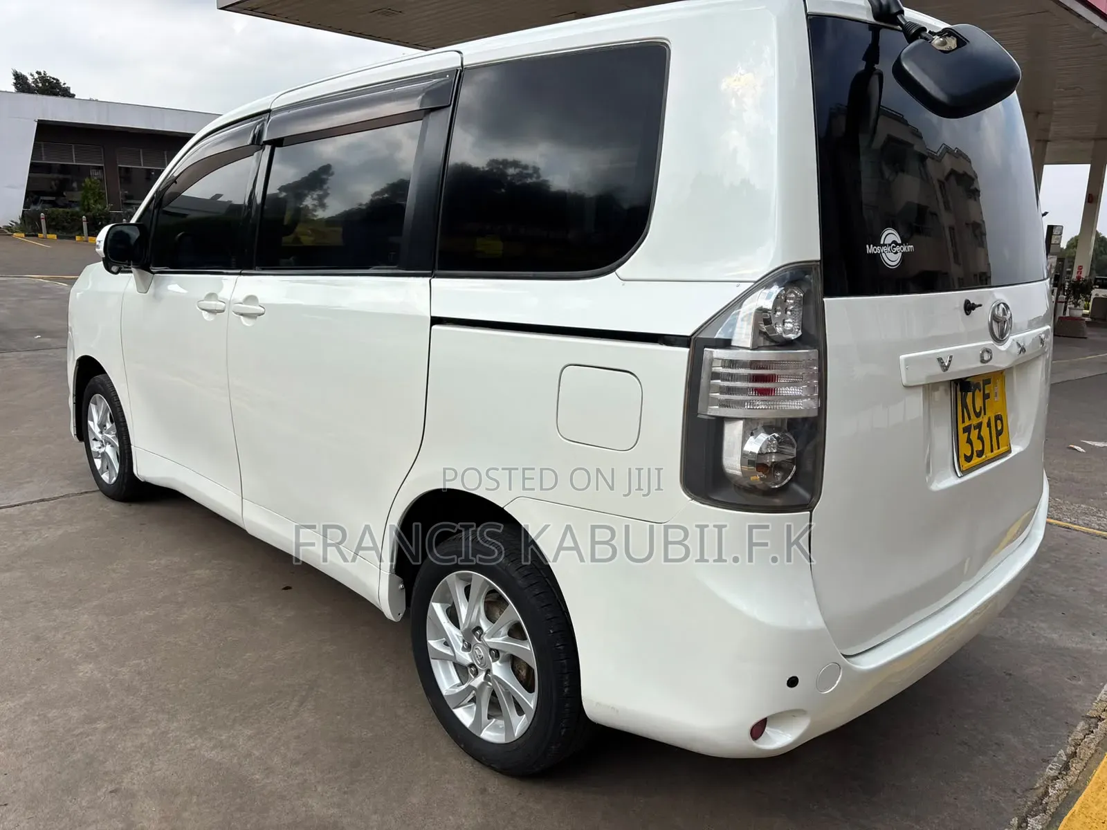 Toyota Voxy 2009 White