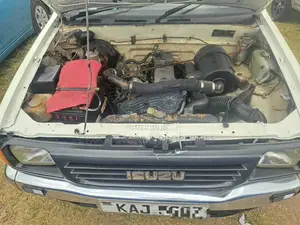 Isuzu Tougher 1997 White