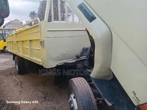 Mitsubishi Fh100 Yom 1997