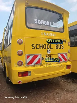 Isuzu Executive Bus 2008 Yellow