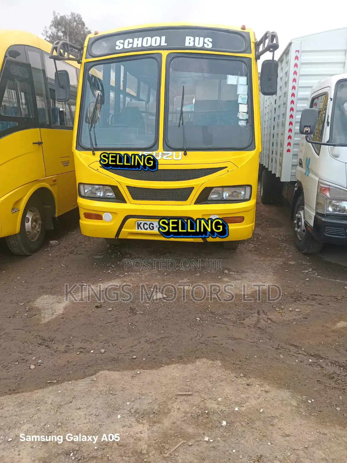 Isuzu Executive Bus 2008 Yellow