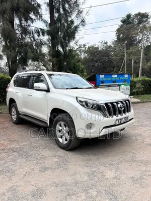 Toyota Land Cruiser Prado 2017 White