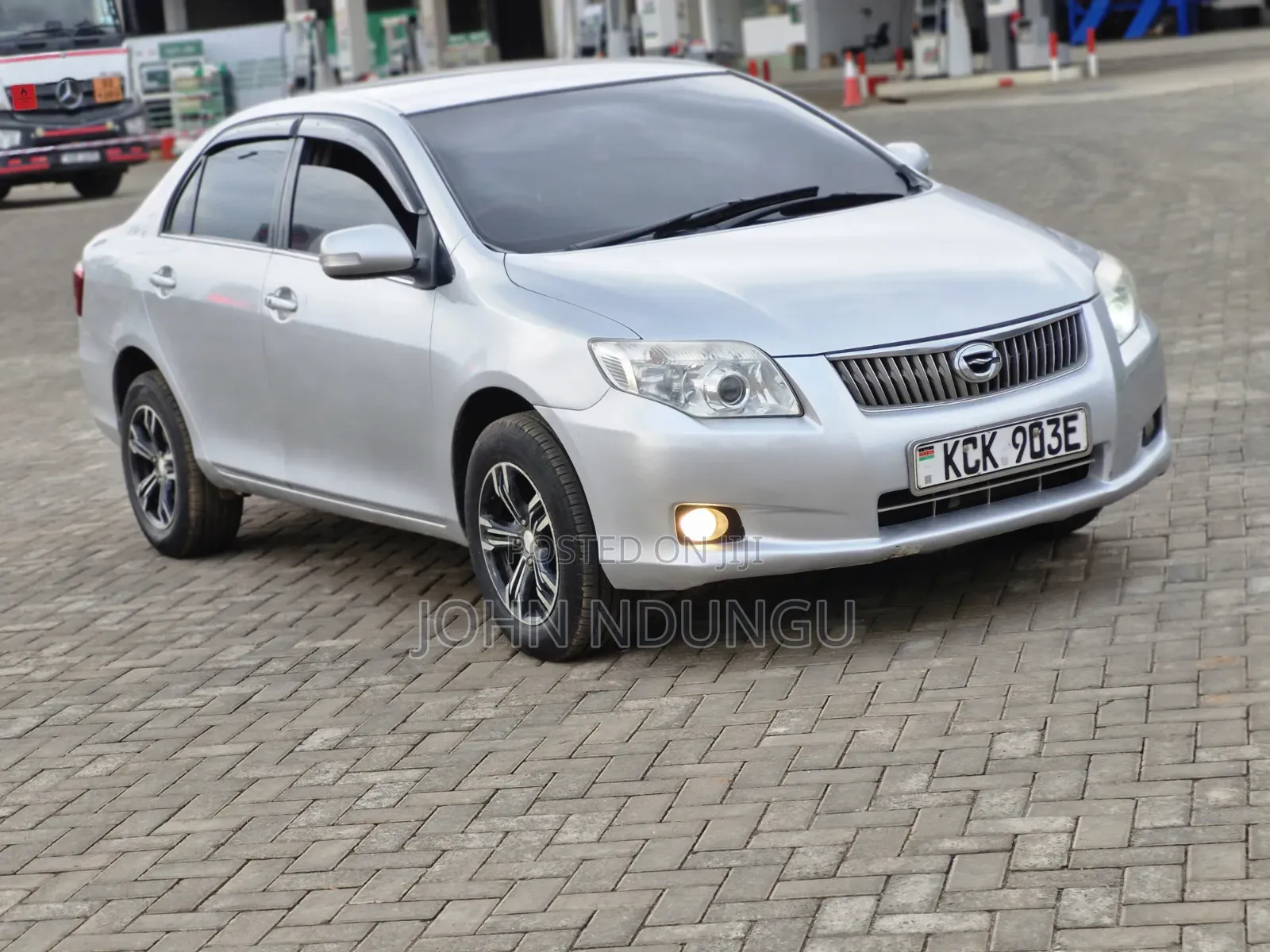 Toyota Axio 2010 Silver