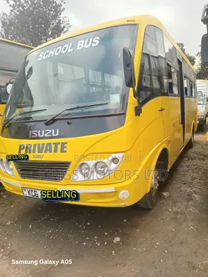 Isuzu NQR 2015 Yellow
