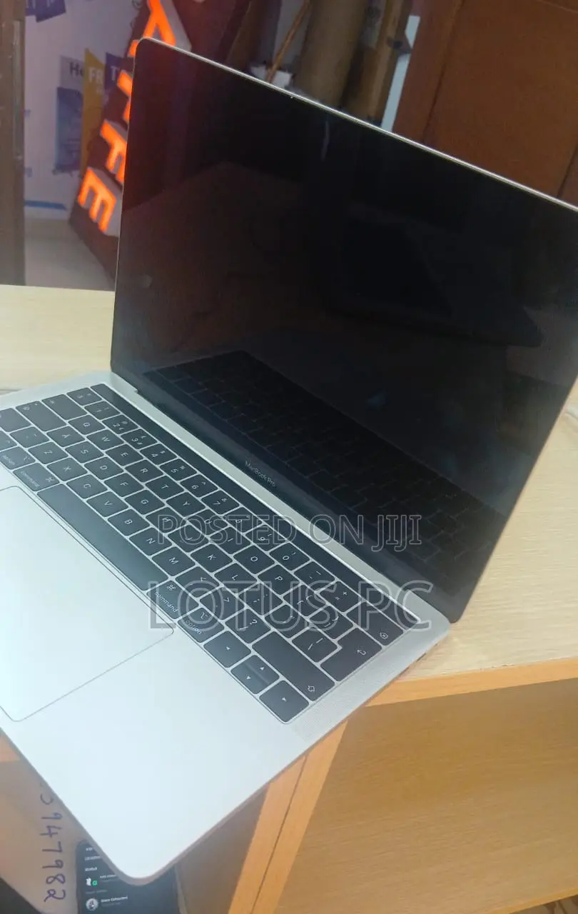 Laptop Apple MacBook Pro 2017 16GB Intel Core i5 SSD 512GB