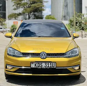 Volkswagen Golf 2017 Gold