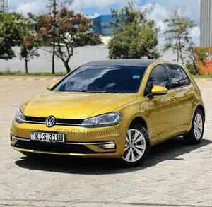 Volkswagen Golf 2017 Gold