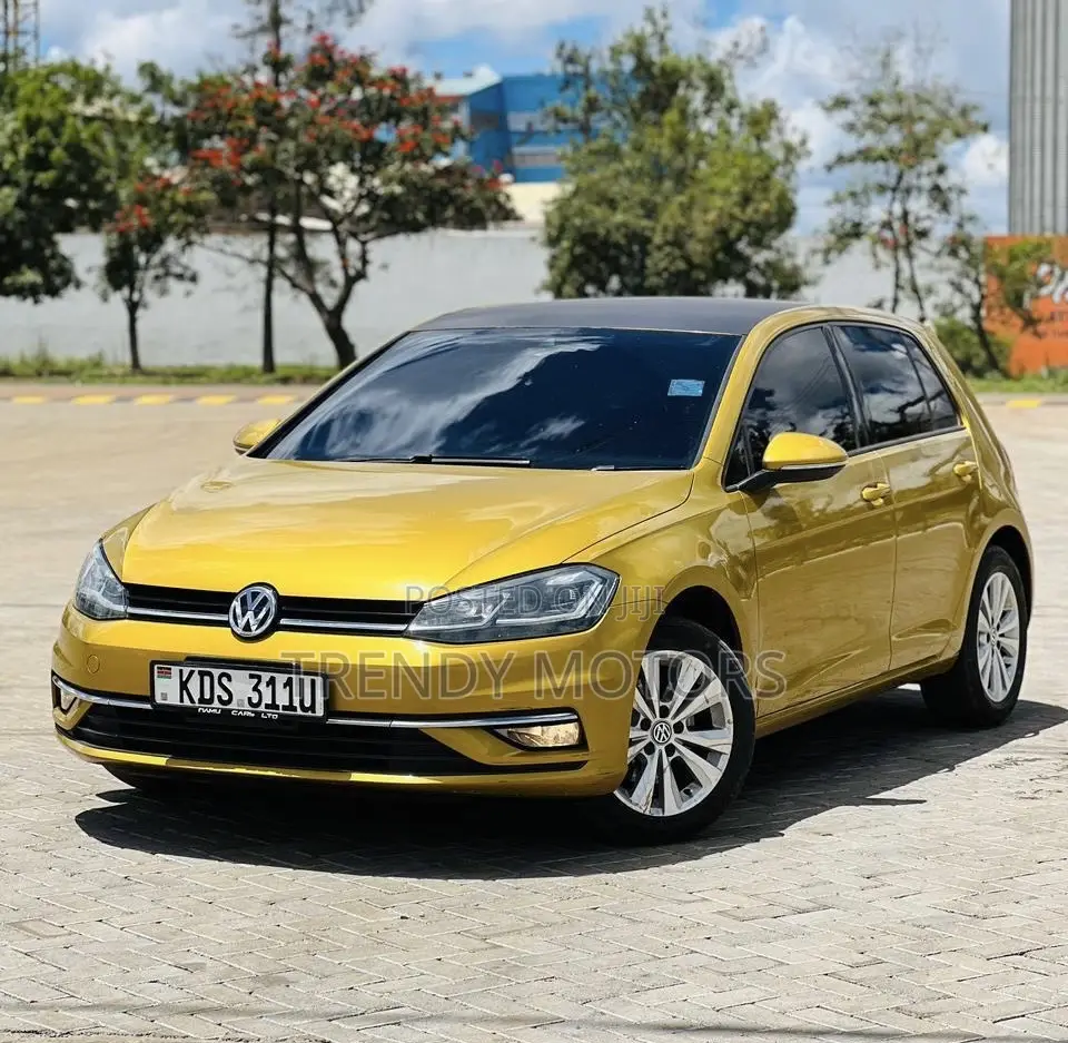 Volkswagen Golf 2017 Gold