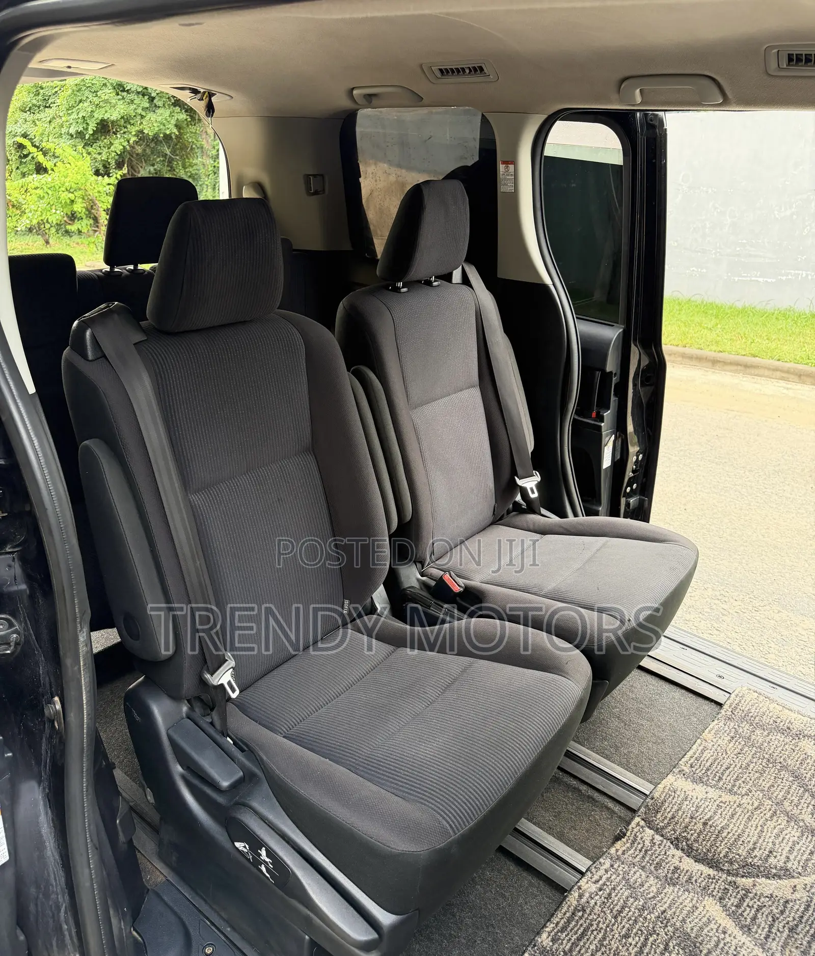 Toyota Noah 2016 Black