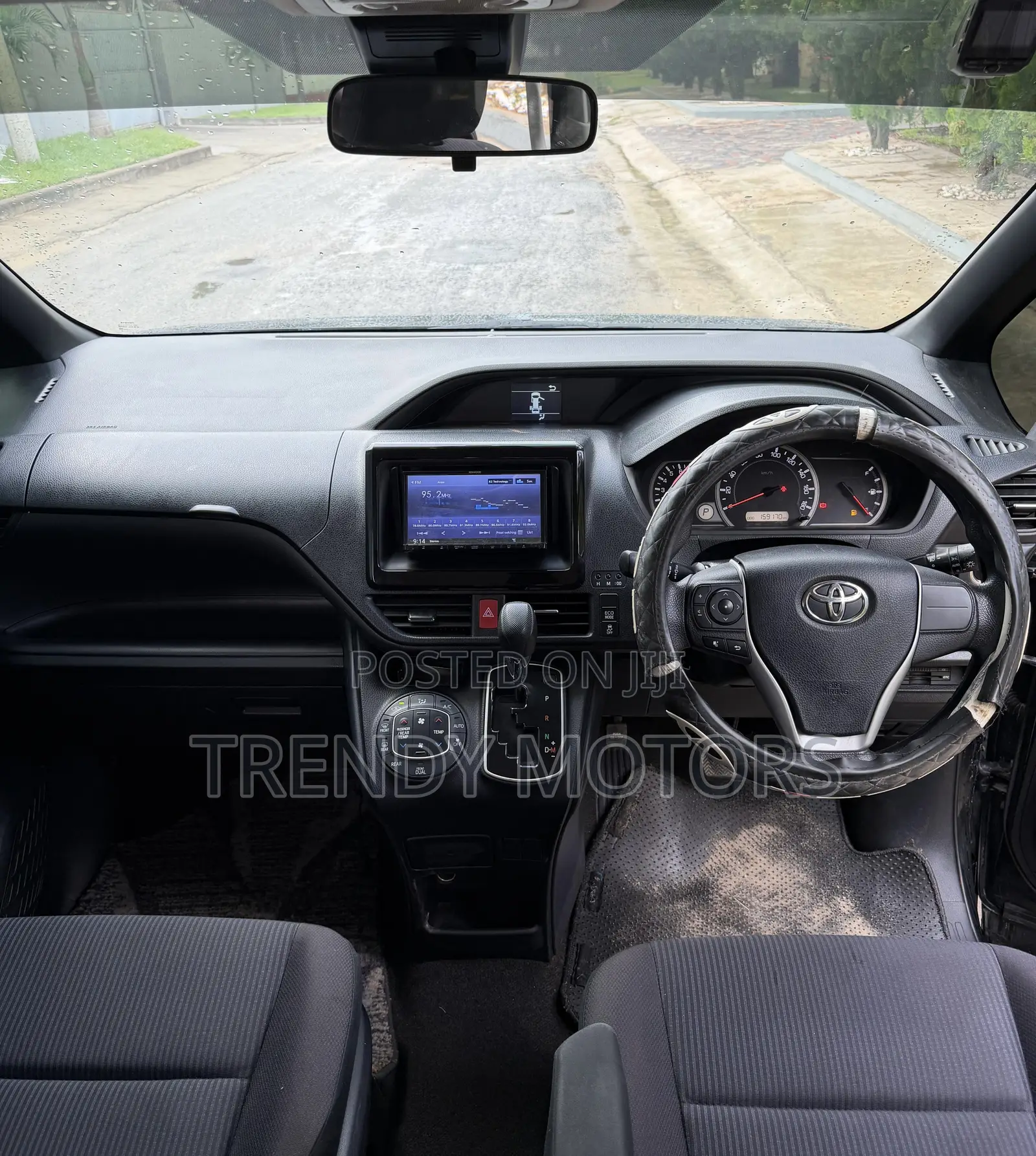 Toyota Noah 2016 Black