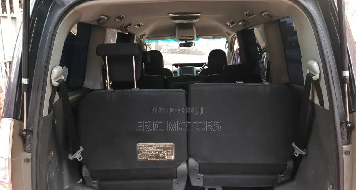 Toyota Noah 2007 Gray