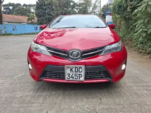 Toyota Auris 2014 Red
