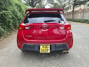 Toyota Auris 2014 Red