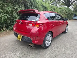Toyota Auris 2014 Red