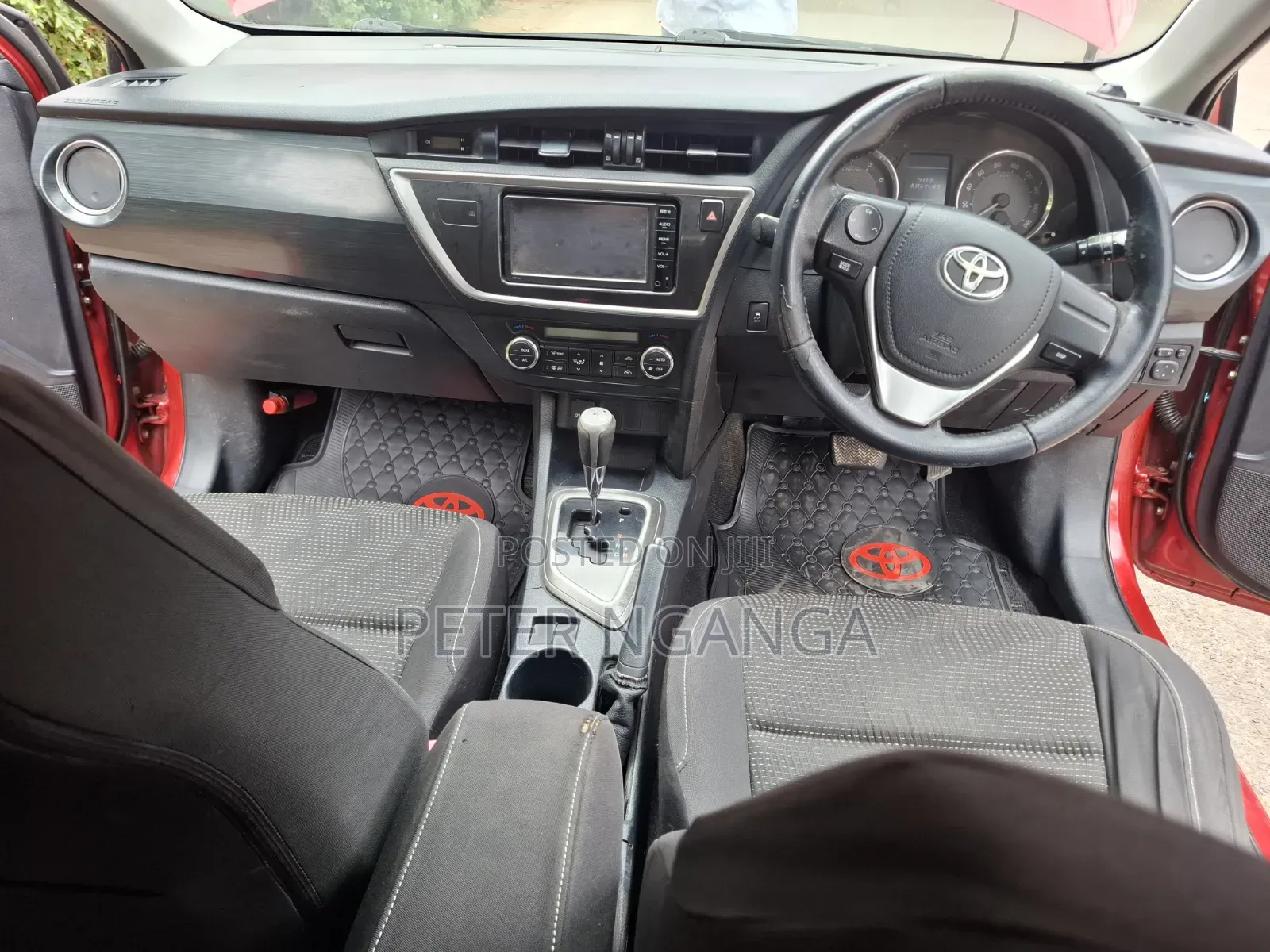 Toyota Auris 2014 Red