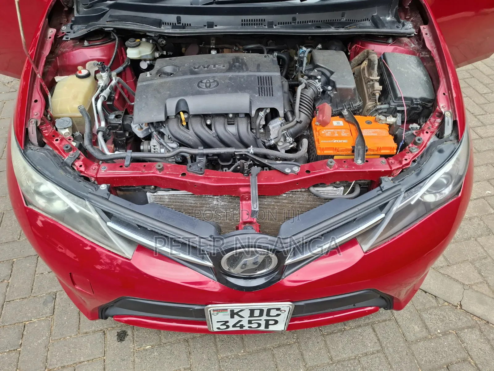 Toyota Auris 2014 Red