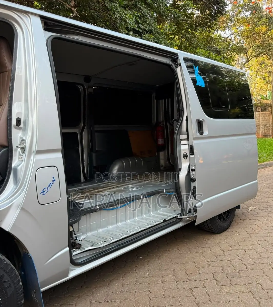 Toyota HiAce 2016 Silver