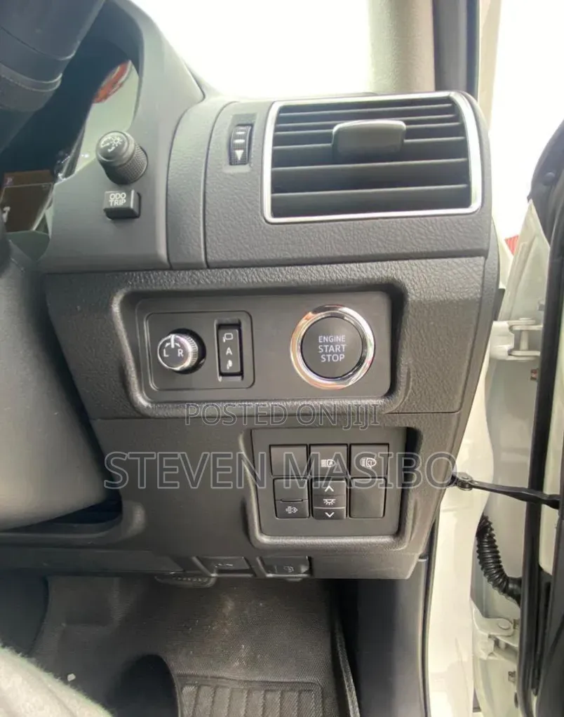Toyota Land Cruiser Prado 2.8 2020 White