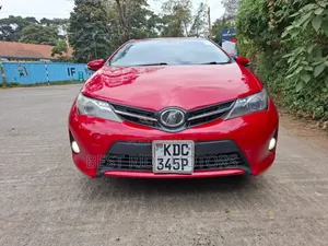 Toyota Auris 2014 Red