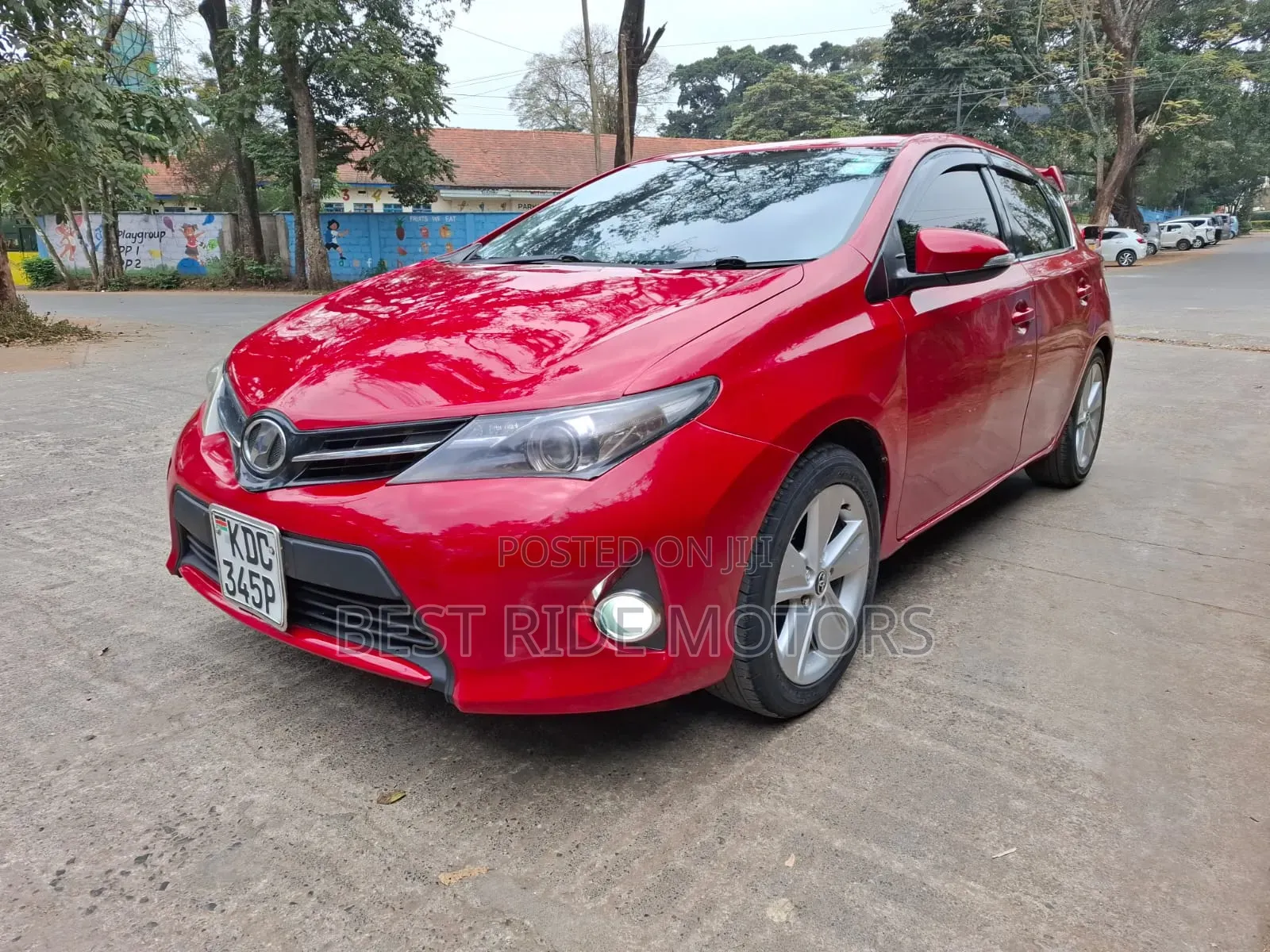 Toyota Auris 2014 Red