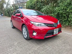 Toyota Auris 2014 Red