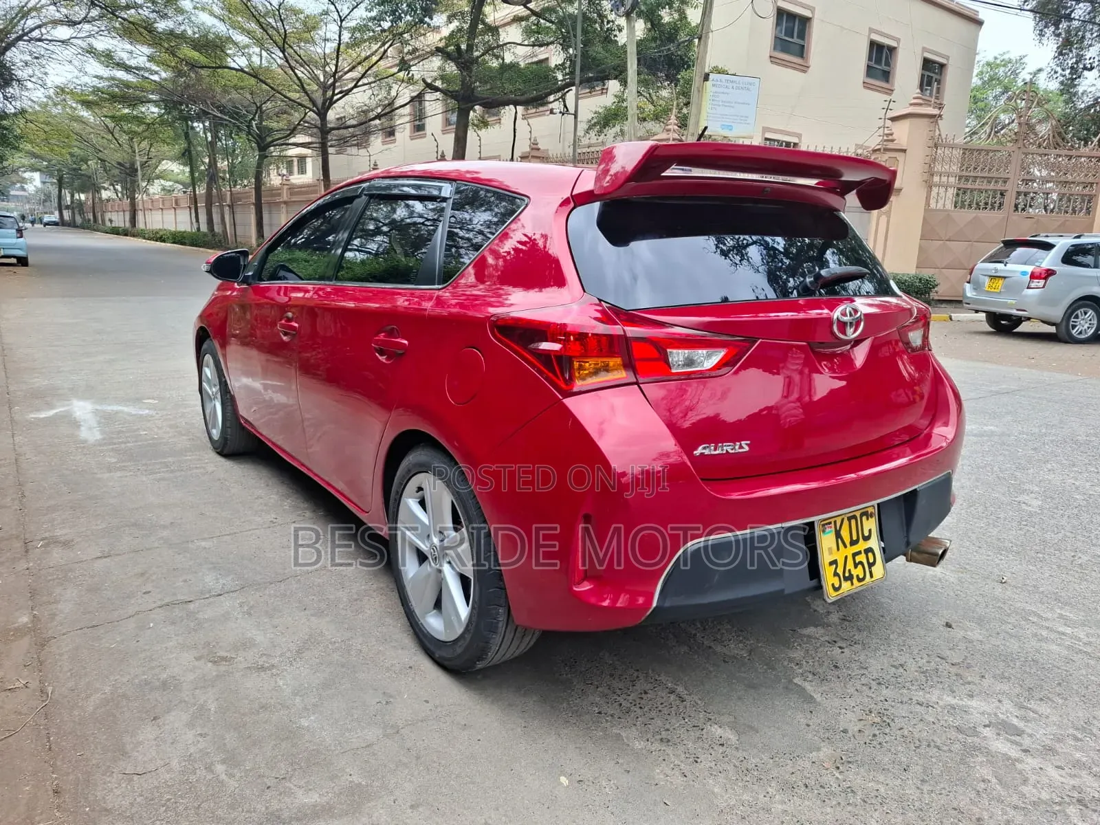 Toyota Auris 2014 Red