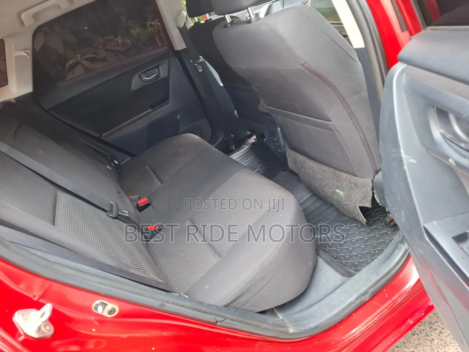 Toyota Auris 2014 Red