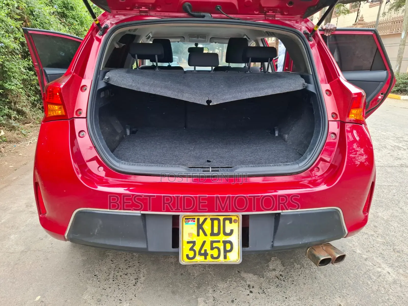 Toyota Auris 2014 Red