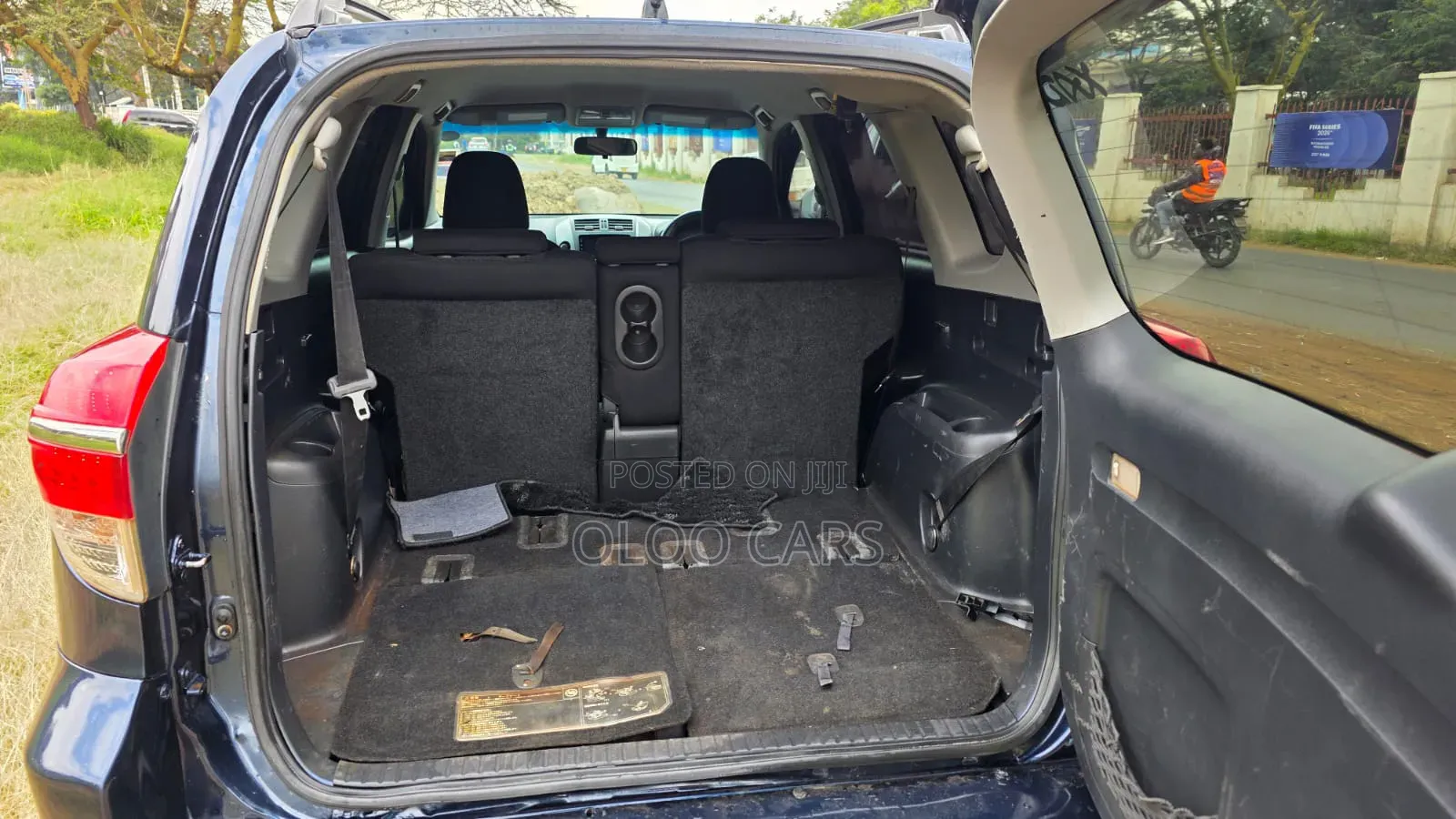 Toyota Avanza 2011 Blue