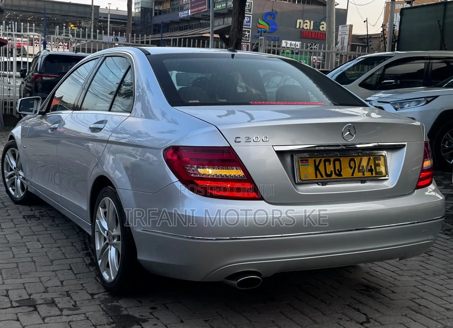Mercedes-Benz C200 2011 Silver