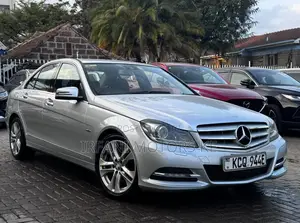 Mercedes-Benz C200 2011 Silver