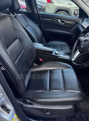 Mercedes-Benz C200 2011 Silver