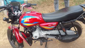 Bajaj Boxer 150 UG 2023 Red