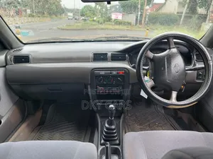 Nissan Sunny 2002 White
