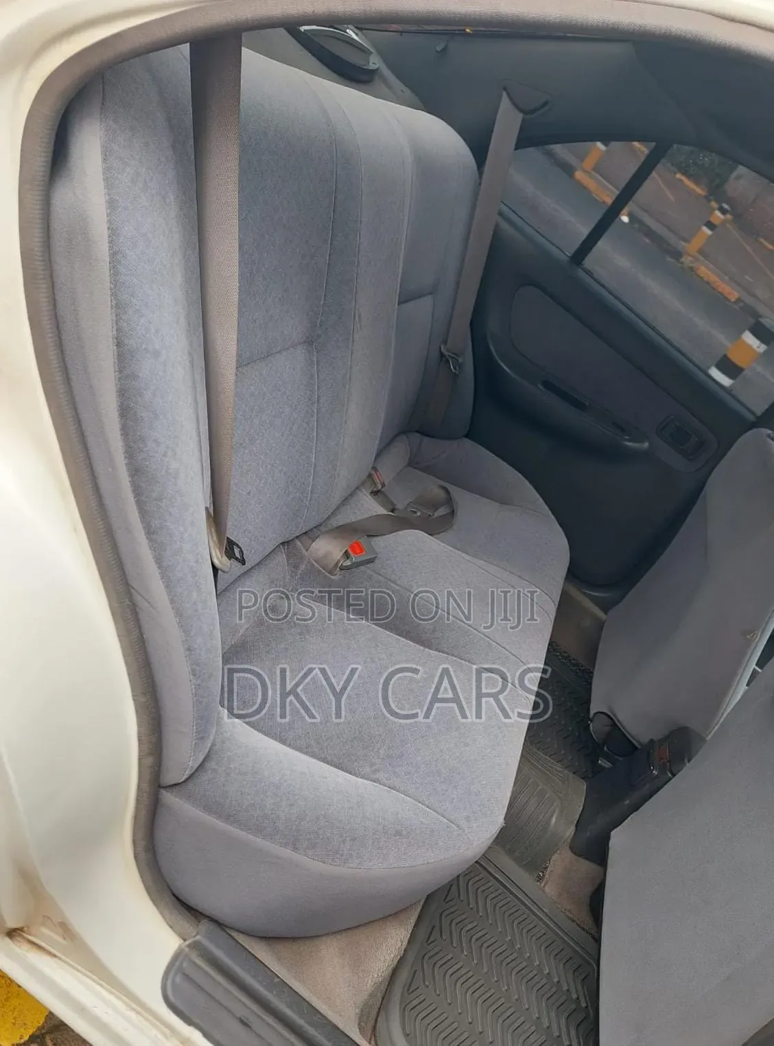 Nissan Sunny 2002 White