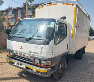Mitsubishi Canter 4d32 2009 White