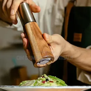 Wooden Adjustable Spice // Pepper Grinder